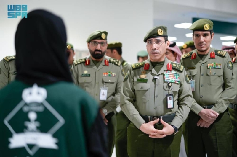 «المربع» يراقب سير العمل في مطار الطائف الدولي