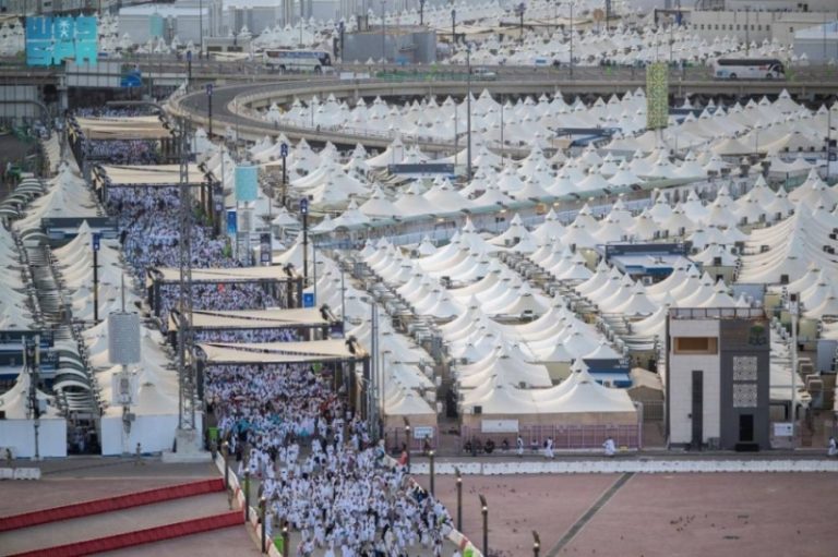 بدء أيام التشريق.. سكنى الحجيج في منى
