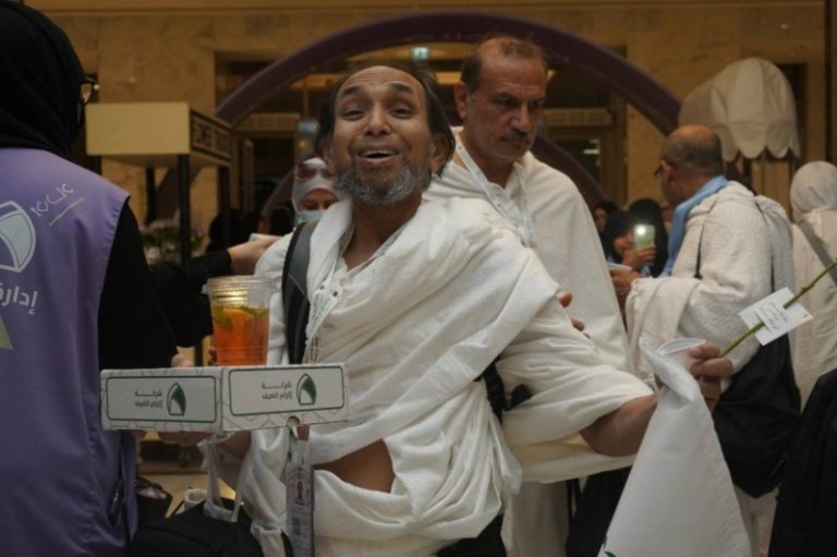 بدء تدفق حجاج الحج المباشر إلى مكة المكرمة