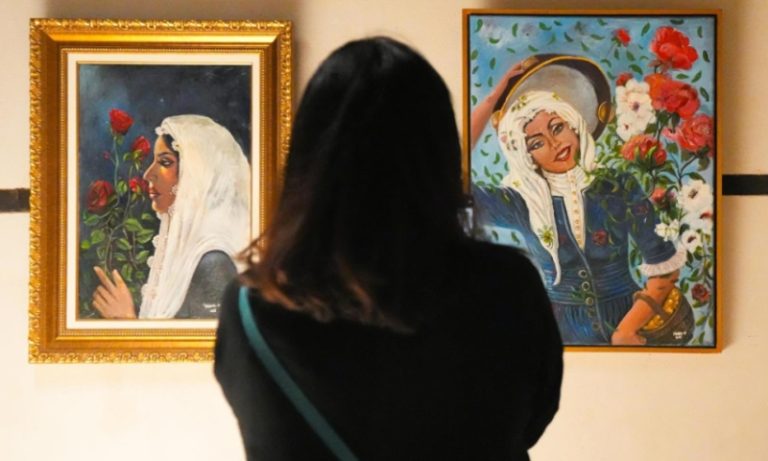 «بلد الفن» يتألق بمعارض الرواد و«حكايا في ذاكرة المكان»
