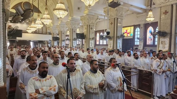 تخريج 12 شماساً في صفوف الإيبوذياكونية بحضور الأنبا ميخائيل بحلوان