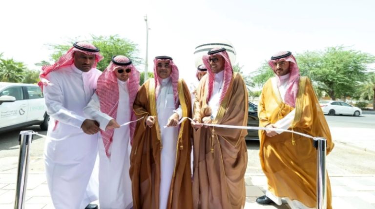 تدشين فرع وزارة الصناعة في القصيم من قبل نائب الوزير