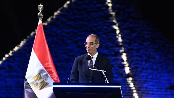 تطبيق الجيل الخامس يعزز القدرات التقنية وفق وزير الاتصالات
