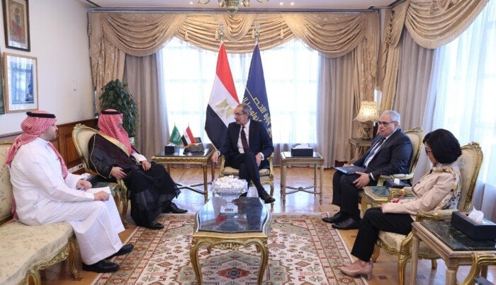 تعاون جديد بين وزير الاتصالات وسفير السعودية في مصر
