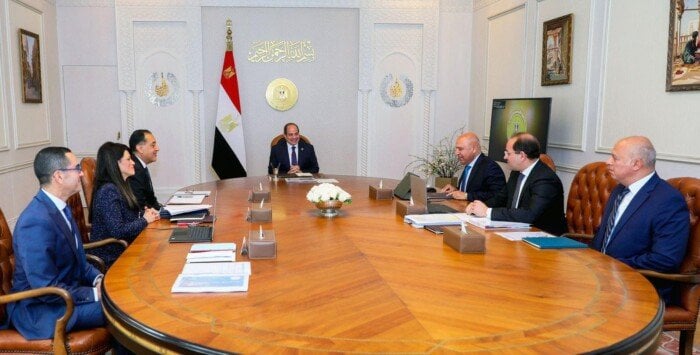 تعزيز تنافسية الاقتصاد المصري خطوة جديدة للرئيس السيسي وزيادة الاستثمارات الأجنبية تسجل اهتماماً متزايداً