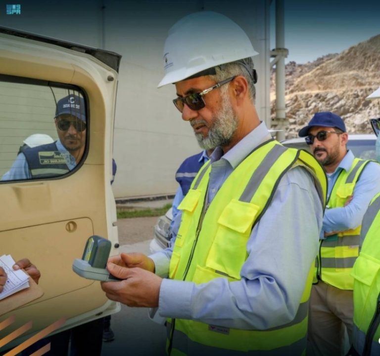 تفقد رئيس “المساحة الجيولوجية” جاهزية مراقبة أعمال الضخ من بئر زمزم