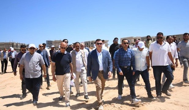 تفقد وزير الإسكان مشروع بحيرات نيو مارينا والطرق والمداخل في الساحل الشمالي