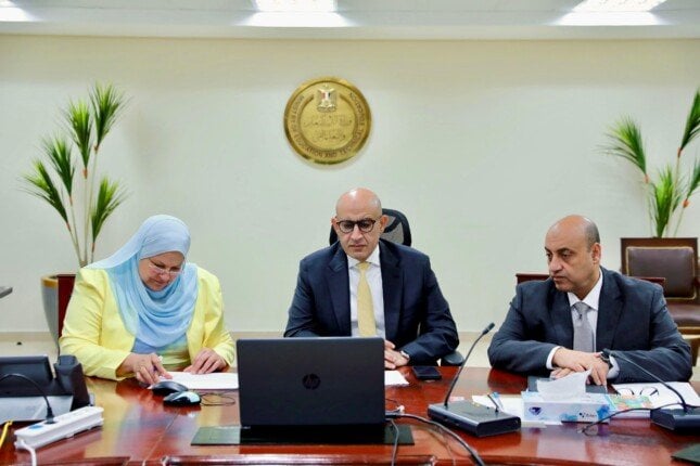 تفقد وزير التعليم غرفة عمليات امتحانات الشهادة الإعدادية بالوزارة وتابع سير الامتحانات