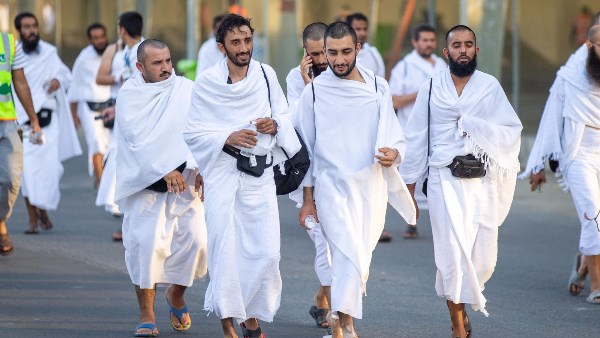 تفويج حجاج القرعة المتعجلين من منى إلى مكة غداً
رئيس بعثة الحج يؤكد نقل الحجاج إلى فنادقهم
غداً: بدء تفويج حجاج القرعة من منى إلى مكة المكرمة