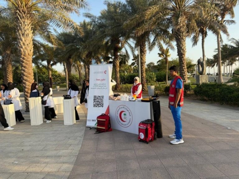 تواجد 150 متطوعاً ومتطوعة في الواجهة البحرية بجدة