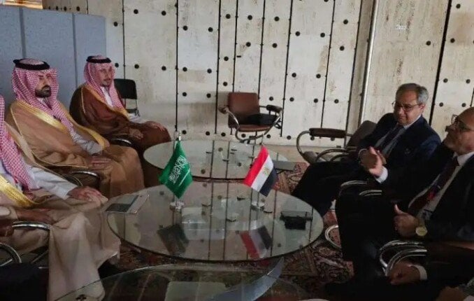 تواصل مستمر لمواجهة تحديات العمالة المصرية بالسعودية