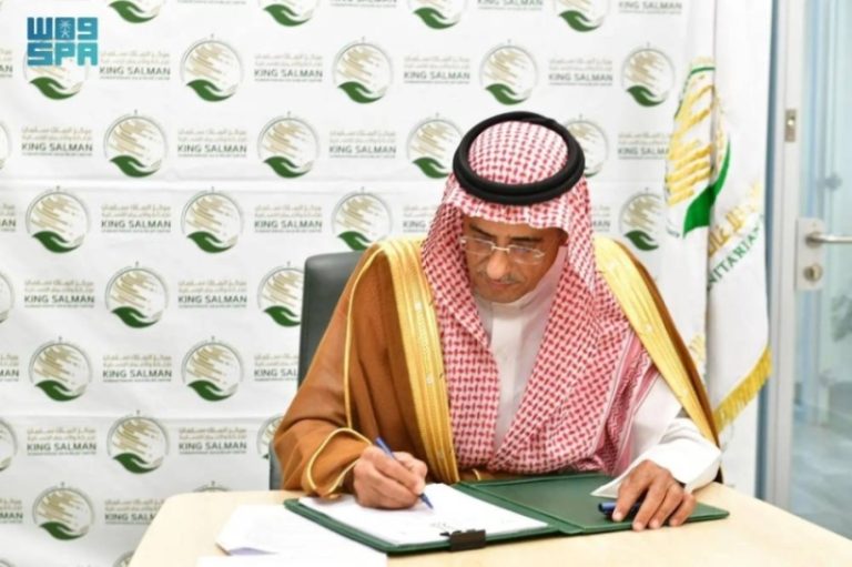 توقيع اتفاقية” لإنشاء أربع محطات لتحلية المياه في قطاع غزة بواسطة “سلمان للإغاثة