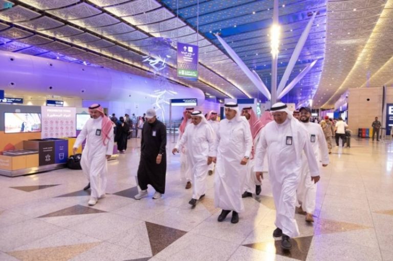 جاهزية مطار جدة في قبضة وزير النقل للاستعداد لمغادرة الحجاج