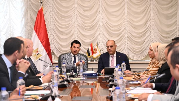 جبران وصبحي يناقشان توسيع برامج التدريب المهني للشباب
جبران يجتمع مع صبحي لتعزيز فرص التدريب والوظائف
وزير العمل جبران يتباحث مع صبحي حول مستقبل التدريب المهني للشباب
اجتماع جبران وصبحي لتطوير ملتقيات التوظيف وتدريب الشباب