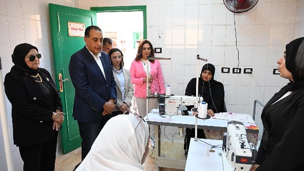 جولة رئيس الوزراء في مشغل البحراوية بزاوية صقر بأبو المطامير