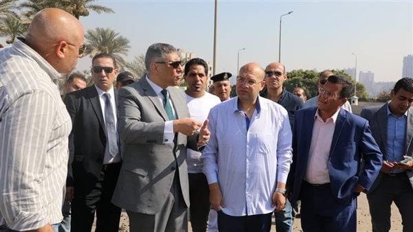 جولة ميدانية لمحافظ الجيزة في كوبري مزلقان أبو النمرس وطريق جسر المنوات