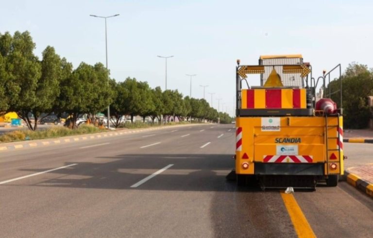 حفر الباطن تجمع 4,293 طنًا من النفايات وتغسل 3,672 حاوية في أسبوع