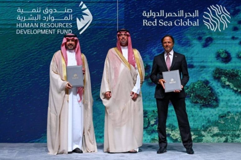 حفل تخريج مميز بحضور محافظ جدة للدفعة الثالثة من برنامج “البحر الأحمر للتدريب المهني”