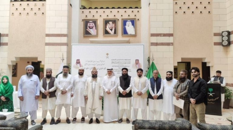 خدمات برنامج خادم الحرمين الشريفين للحج تتواصل لضيوف الرحمن