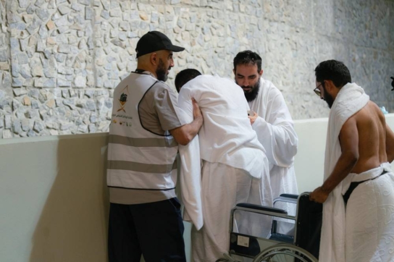 ذوو الإعاقة يحققون سهولة في رمي الجمرات بمشعر منى ثالث أيام العيد