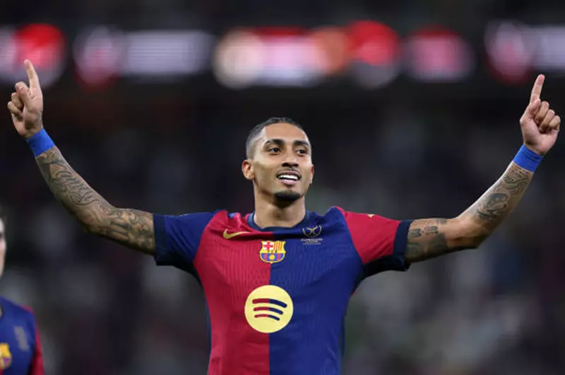 رافينيا يؤكد جاهزيته للموسم الجديد ويشيد بقدوم نيكو ويليامز إلى برشلونة