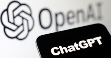 روبوت ChatGPT يواجه جوجل.. هل سيحقق الاستبدال القريب؟