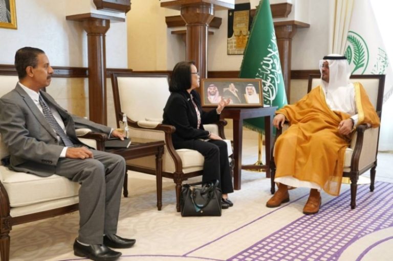 زيارة القنصل البريطاني بجدة لنائب أمير مكة المكرمة