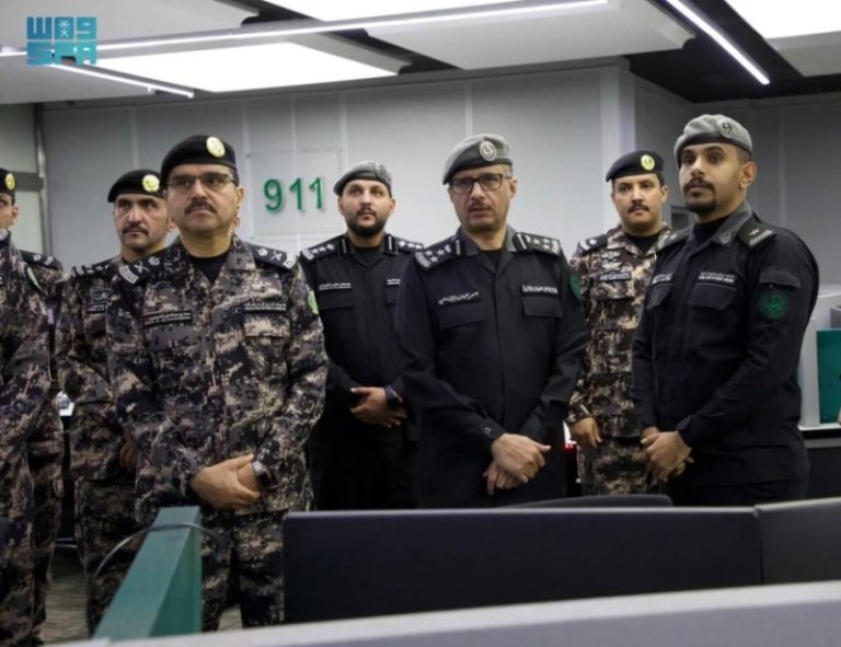 زيارة المغيصيب لمركز العمليات الأمنية الموحدة (911) في مكة المكرمة