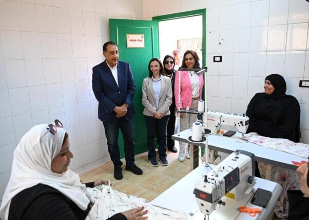 زيارة رئيس الوزراء لمشغل البحراوية بقرية زاوية صقر