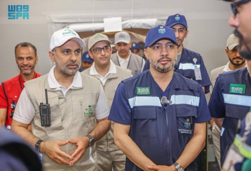 زيارة ميدانية لوزير الصحة في مستشفى الخدمات الطبية بعرفات