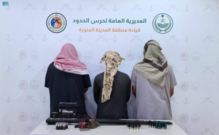 ضبط ثلاثة أشخاص في ينبع بسبب الصيد دون ترخيص