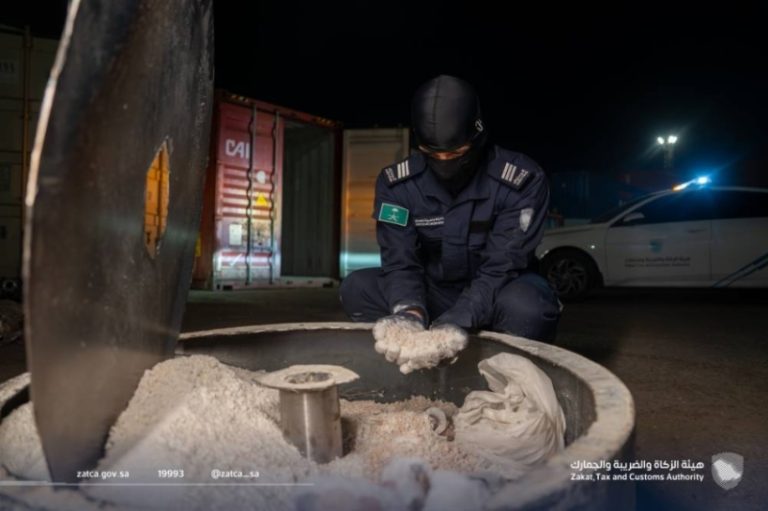 ضبط في ميناء جدة الإسلامي: إحباط تهريب 1.7 مليون حبة من “الإمفيتامين” بواسطة الزكاة والضريبة والجمارك