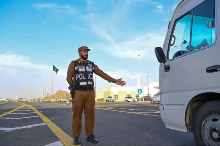 ضبط مواطنين لنقل مقيمين مخالفين لأنظمة الحج