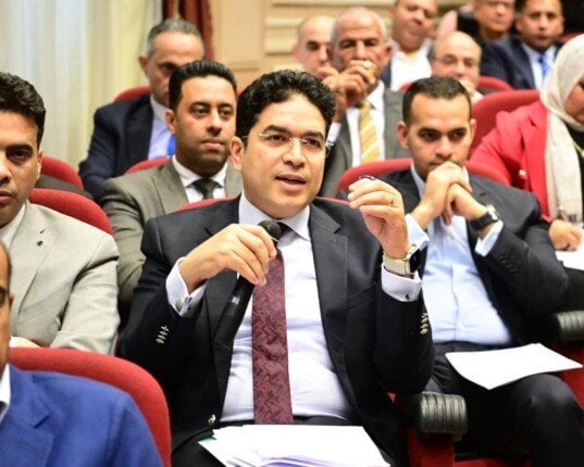 ضياء الدين داوود يحذر: الحكومة تتلاعب بمصير الشعب المصري