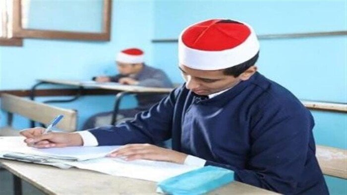 طلاب الأزهر يؤدون امتحان التوحيد اليوم
