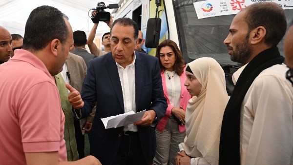 علاج فوري لفتاة بالبحيرة.. رئيس الوزراء يتدخل بعد حادثة تعميد بقرية زارية صقر