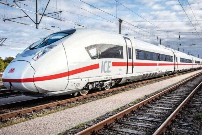 قصة ملهمة: أول سائقة للقطار الكهربائي الخفيف LRT في مصر
