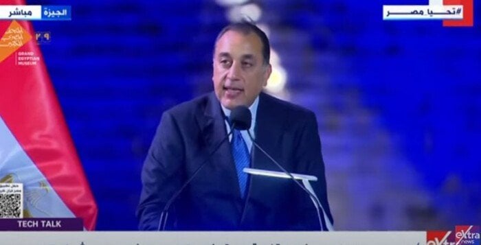 قطاع الاتصالات ينطلق: رئيس الوزراء يؤكد على دوره كقاطرة التنمية في القرن الـ21