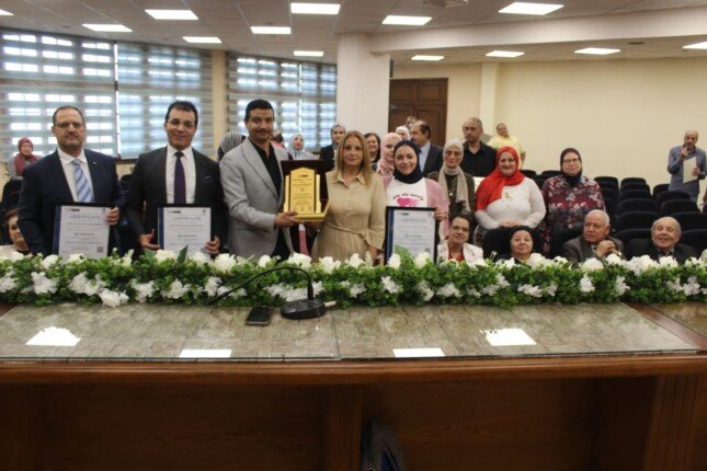 كلية الآداب بجامعة عين شمس تحصد ثلاث شهادات أيزو عالمية معتمدة وتعزز مركزها الدولي