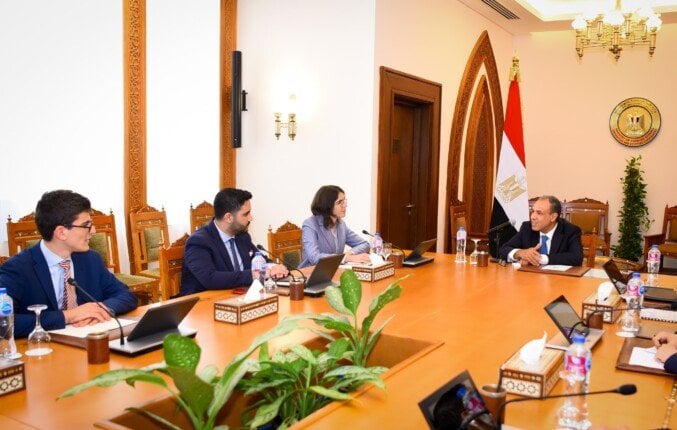 لقاء مميز بين وزير الخارجية وطلاب الجامعات البريطانية
