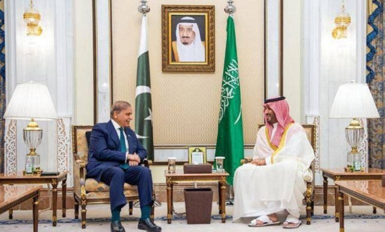 مباحثات مهمة بين ولي العهد ورئيس وزراء باكستان حول العلاقات والتطورات الإقليمية