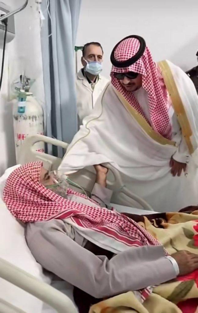 محافظ الخرمة يهنئ المرضى المنومين بعيد الأضحى