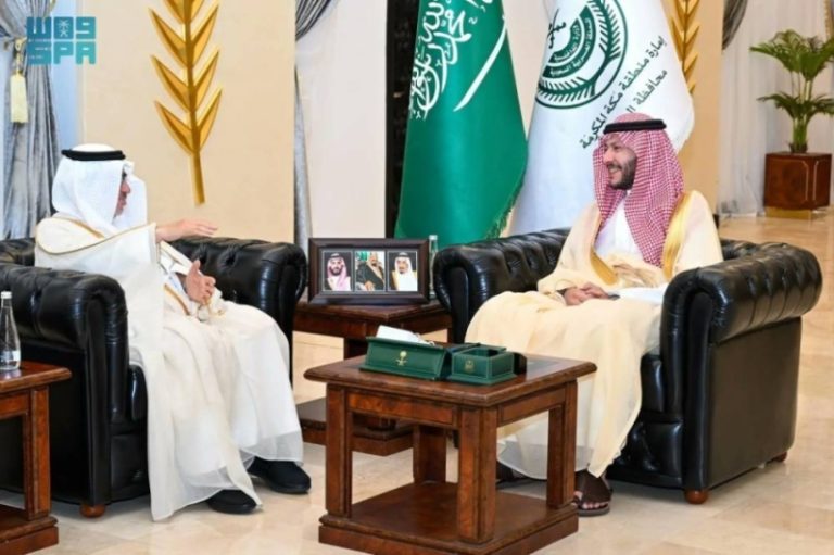 محافظ الطائف يستقبل قيادات المركز الوطني لتنمية الغطاء النباتي