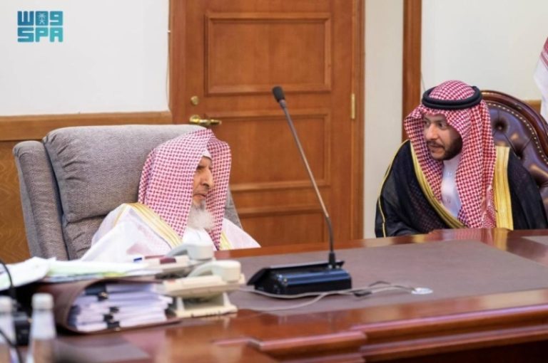 محافظ الطائف يلتقي المفتي العام للمملكة