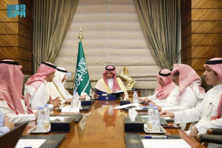 محافظ جدة يراقب تقدم مشاريع المياه الوطنية