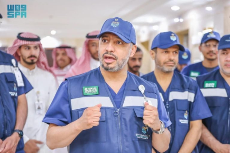 محسن يتفقد مستشفى قوى الأمن والمرافق الصحية بمشعر عرفات ومكة المكرمة