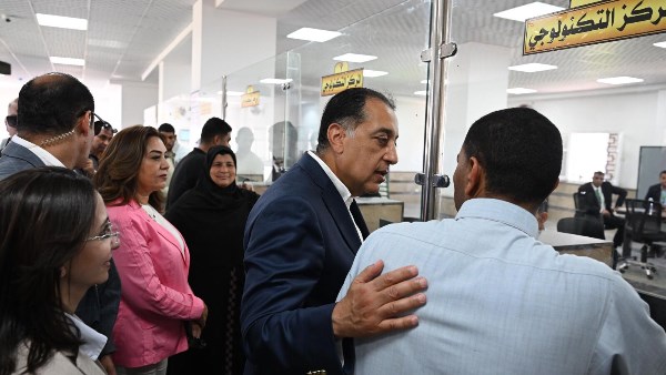 مدبولي يتواصل مع مواطن: تسهيلات جديدة عبر المركز التكنولوجي