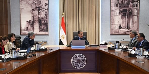 «مدبولي» يراقب تنفيذ مشروع تطوير زيارة أهرامات الجيزة