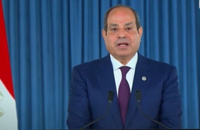 مصر شامخة أمام التحديات بحسب الرئيس السيسي وتبنى بإرادة شعبها وتحيا بإخلاص أبنائها