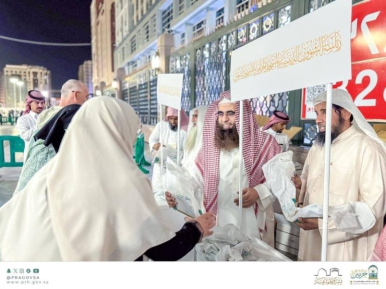 مطبوعات جديدة بالمسجد النبوي تنبض بالحياة
مطويات مميزة تُوزع في المسجد النبوي
إصدارات فريدة من نوعها في المسجد النبوي
إبداعات مطبوعات المسجد النبوي تنال إعجاب الزوار
المسجد النبوي يقدم مطبوعات متنوعة للزائرين
